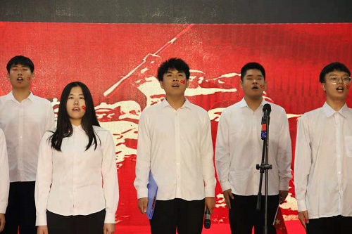员工演唱.jpg